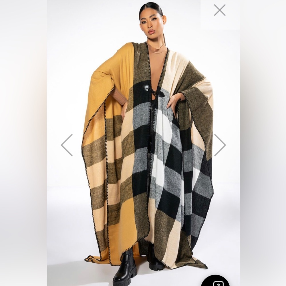 Akira | AURETA PLAID MAXI PONCHO (NWT)